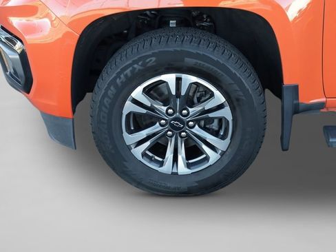 Used 2022 Chevrolet Colorado Z71 AWD/4WD image 3