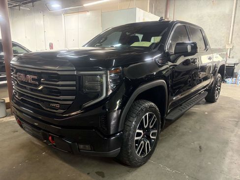 Used 2022 GMC Sierra 1500 AT4 w/ AT4 Premium Package AWD/4WD image 3