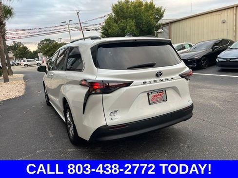 Used 2026 Toyota Sienna XLE FWD image 36