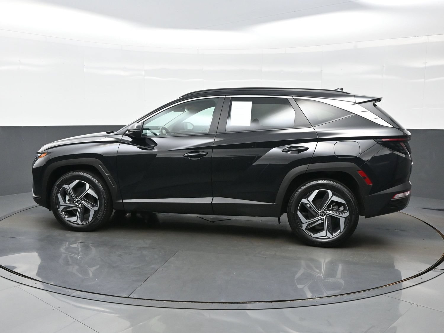 Certified 2024 Hyundai Tucson SEL w/ Convenience Package AWD/4WD image 3