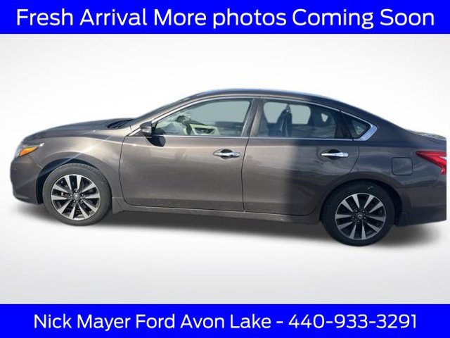 Used 2017 Nissan Altima 2.5 SV w/ Convenience Package FWD image 3