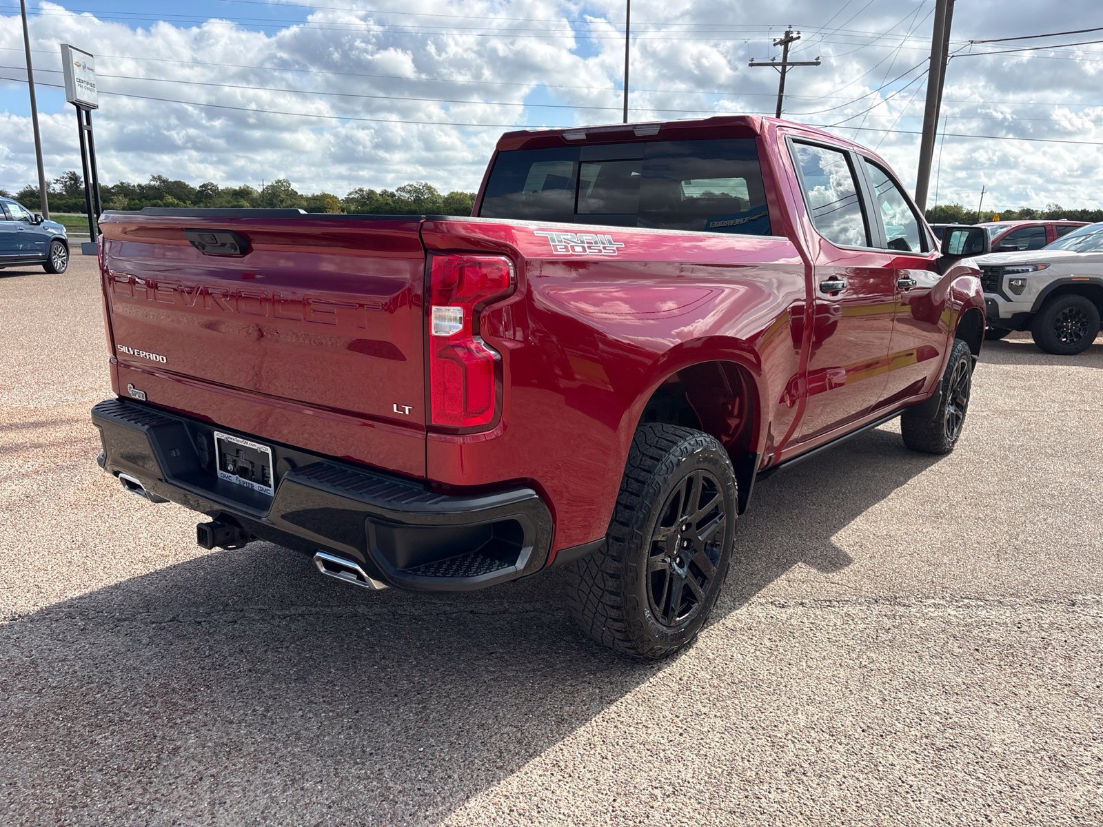 Used 2024 Chevrolet Silverado 1500 LT Trail Boss w/ Convenience Package II AWD/4WD image 6