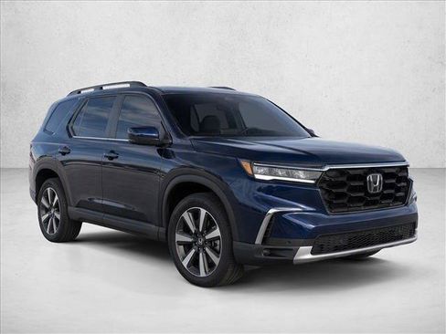 Used 2023 Honda Pilot Touring image 3