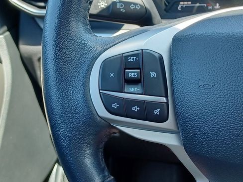 Used 2022 Ford Explorer XLT w/ Equipment Group 202A AWD/4WD image 16