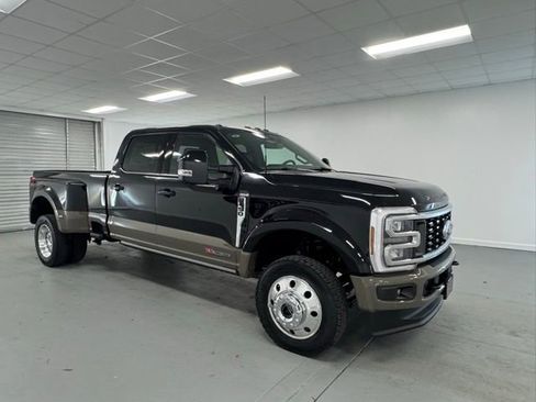 New 2026 Ford F450 King Ranch w/ FX4 Off-Road Package image 3