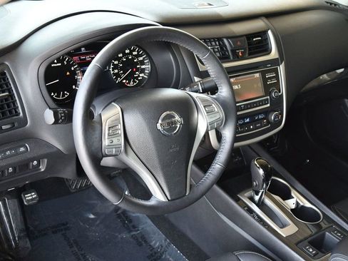 Used 2016 Nissan Altima 2.5 SL w/ Moonroof Package FWD image 35