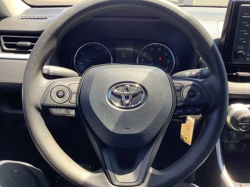 Used 2022 Toyota RAV4 LE AWD/4WD image 11
