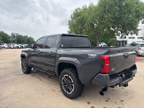 Used 2025 Toyota Tacoma TRD Sport AWD/4WD image 7
