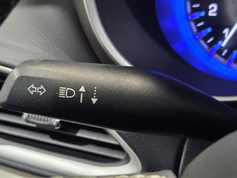 Used 2023 Chrysler Voyager LX image 21