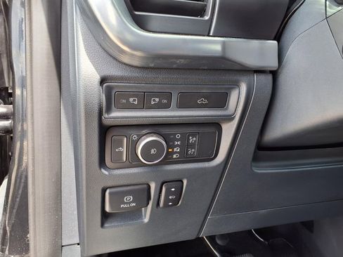 Used 2022 Ford F150 Lariat w/ Equipment Group 502A High AWD/4WD image 27