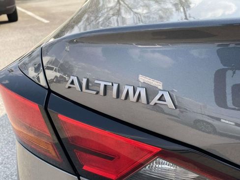Used 2025 Nissan Altima 2.5 SV image 8