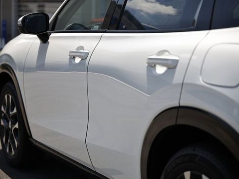 New 2026 Honda HR-V EX-L image 10