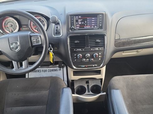 Used 2019 Dodge Grand Caravan SE FWD image 21