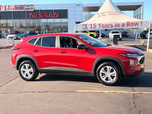 Used 2026 Chevrolet Trax LS FWD image 8