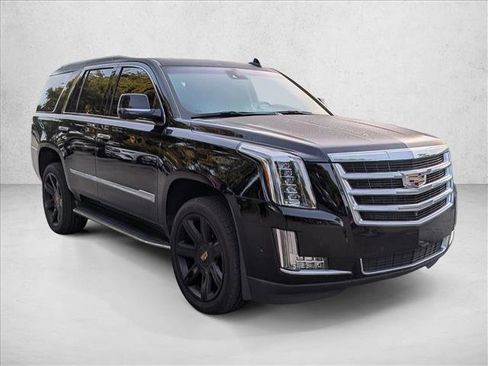 Used 2019 Cadillac Escalade Luxury RWD image 3