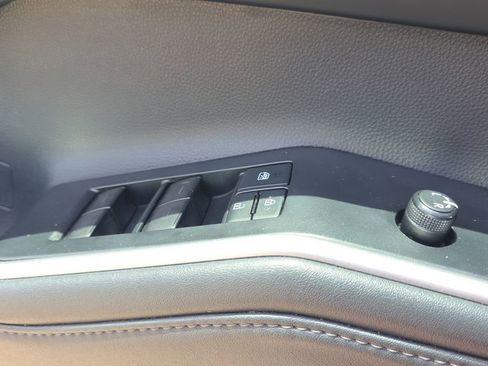 Used 2022 Toyota Highlander XSE FWD image 19