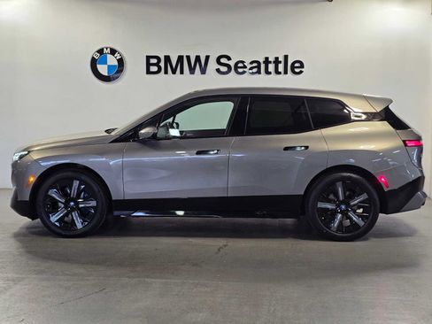 Used 2024 BMW iX xDrive50 w/ Premium Package AWD/4WD image 3