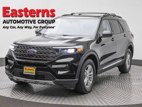 Used 2022 Ford Explorer XLT w/ Equipment Group 202A AWD/4WD image 1