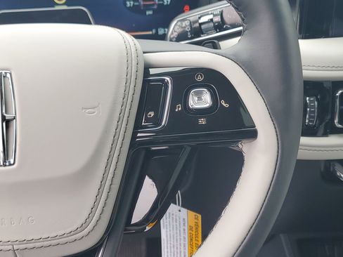 New 2026 Lincoln Aviator Premiere image 17