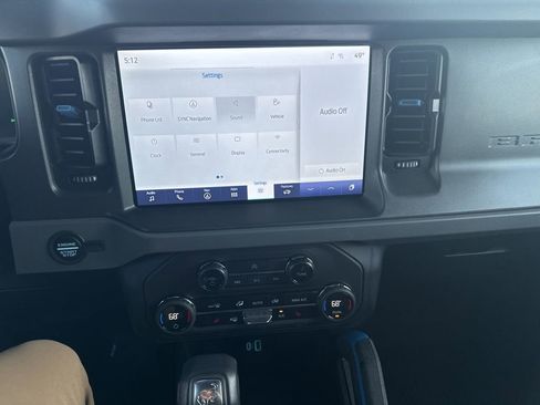 Used 2024 Ford Bronco Black Diamond w/ Sasquatch Package image 17