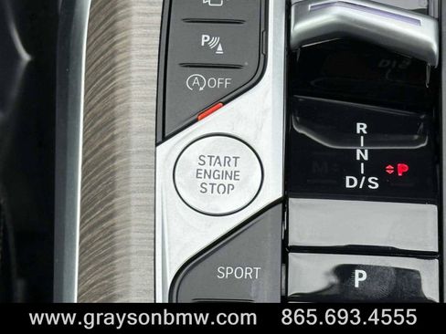 Used 2025 BMW 330i Sedan image 44