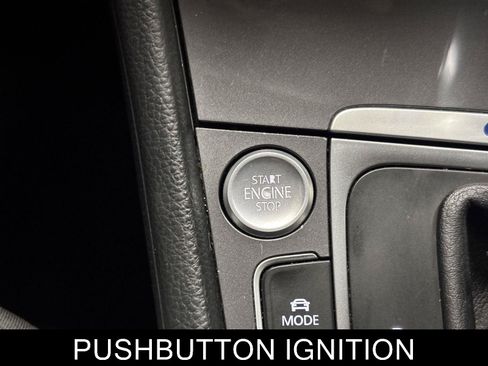 Used 2016 Volkswagen e-Golf SE w/ DC Fast Charging Package FWD image 27