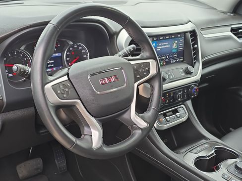 Used 2023 GMC Acadia SLT image 14