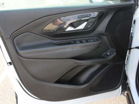 Used 2024 GMC Terrain AT4 image 29