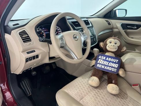 Used 2016 Nissan Altima 2.5 S w/ Power Driver Seat Package FWD image 10
