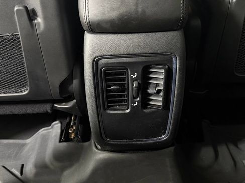Used 2021 Jeep Grand Cherokee Laredo AWD/4WD image 28