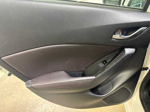 Used 2018 MAZDA MAZDA3 Grand Touring FWD image 20