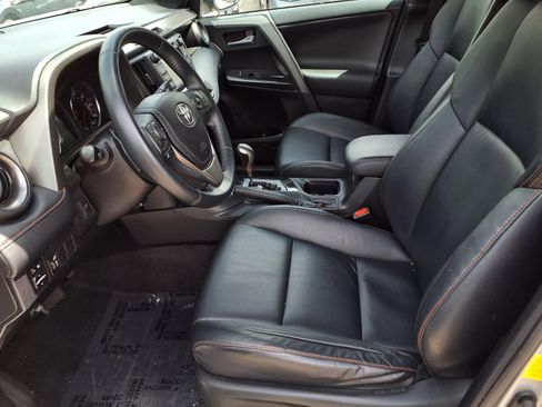 Used 2016 Toyota RAV4 SE FWD image 16