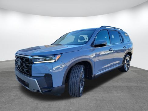 New 2026 Honda Pilot Touring image 3