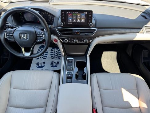 Certified 2022 Honda Accord Touring image 11