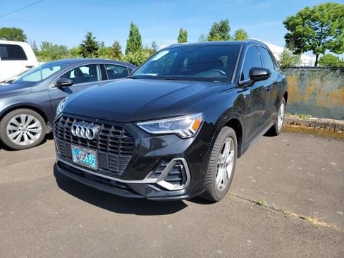 Used 2020 Audi Q3 2.0T Premium Plus w/ Premium Plus Package AWD/4WD image 4