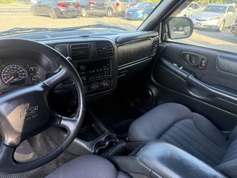Used 2003 Chevrolet S10 Pickup LS w/ Convenience Package RWD image 16