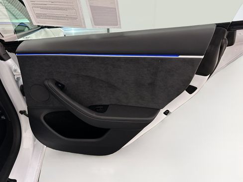 Used 2025 Tesla Model 3 Long Range image 31