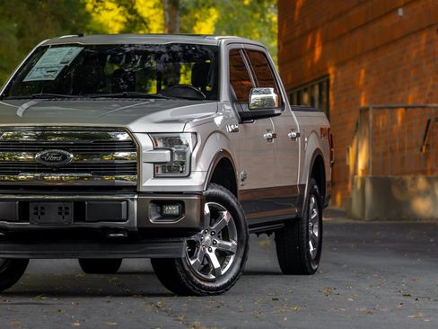 Used 2017 Ford F150 King Ranch w/ Equipment Group 601A Luxury AWD/4WD image 29