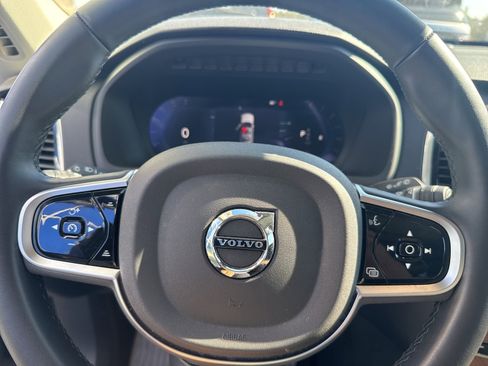 Used 2025 Volvo XC90 B6 Plus image 27