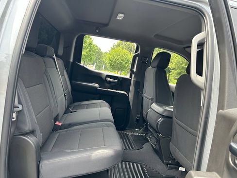 Used 2025 Chevrolet Silverado 1500 Custom Trail Boss AWD/4WD image 40