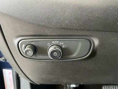 Used 2020 Chevrolet Equinox LS w/ LS Convenience Package image 10