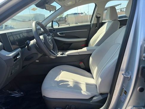 Used 2025 Hyundai Sonata SEL FWD image 9
