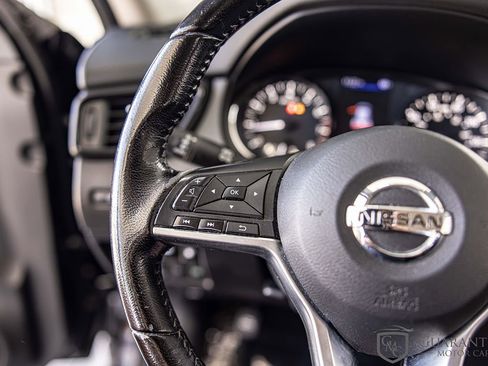Used 2020 Nissan Rogue SV AWD/4WD image 25