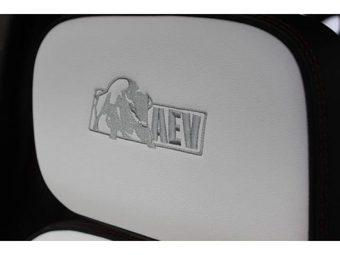New 2026 GMC Canyon AT4X w/ AT4X AEV Edition AWD/4WD image 6