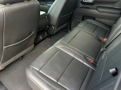 Used 2025 GMC Sierra 1500 SLT AWD/4WD image 14