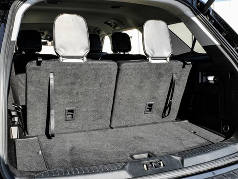 Used 2021 Ford Explorer XLT w/ Equipment Group 202A image 46