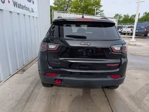 Used 2025 Jeep Compass Trailhawk w/ Trailhawk Elite Group AWD/4WD image 15