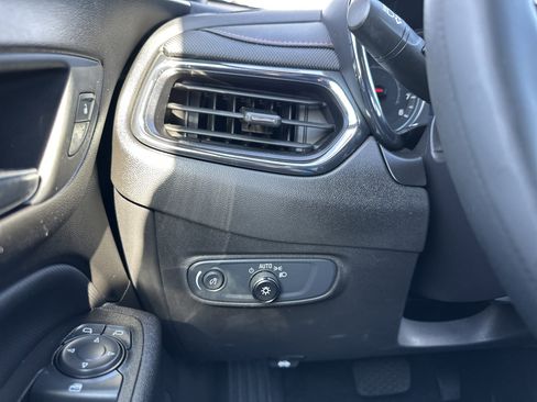 Used 2024 Chevrolet Equinox RS w/ RS Leather Package image 32