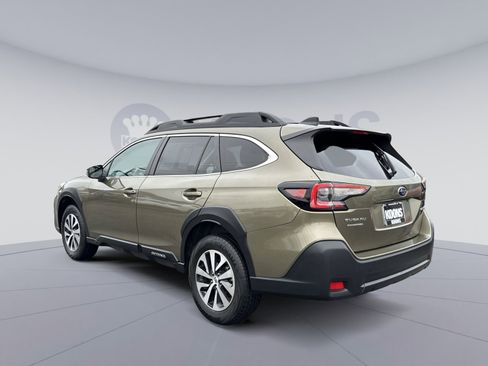 Used 2024 Subaru Outback Premium image 4