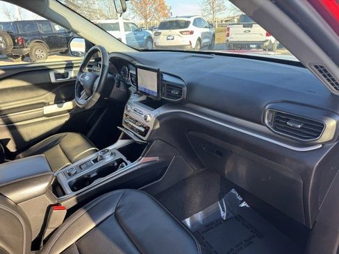 Used 2021 Ford Explorer XLT w/ Equipment Group 202A image 38